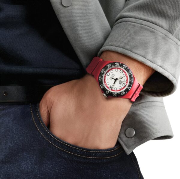Win This TAG Heuer Formula 1 Chronograph Watch! - Image 3